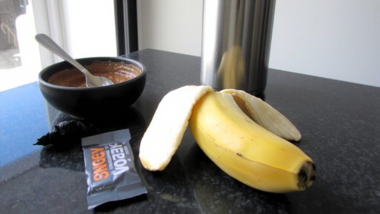 banana with almond butter