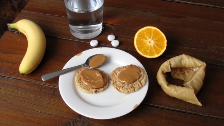 banana with peanut butter