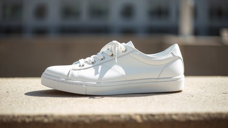 nike white everyday comfort